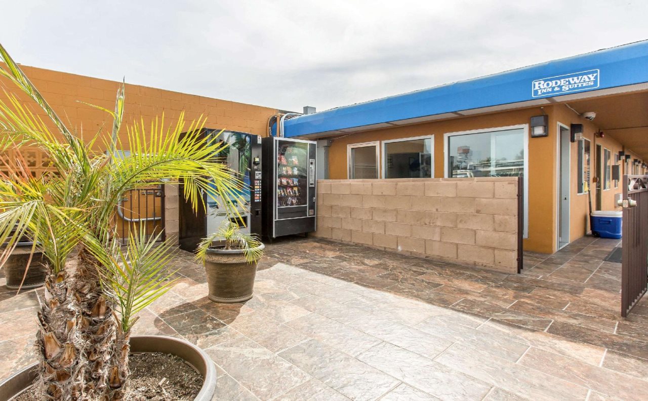 Rodeway Inn and Suites Chula Vista - carbon neutral hotel in Chula Vista