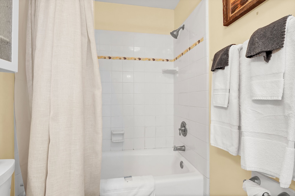 Sandpeddler Inn & Suites - photo 252