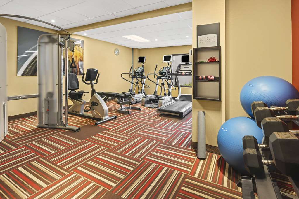 Super 8 by Wyndham Dallas Love Field Airport - photo 11