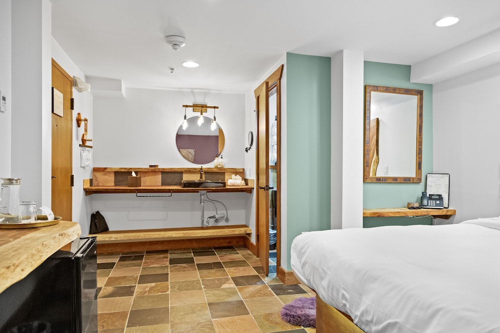 The Horton Hotel and Rooftop Lounge - photo 28