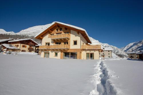 Chalet Cuna Bela — 4-Star Luxury Hotel in Livigno, Italy