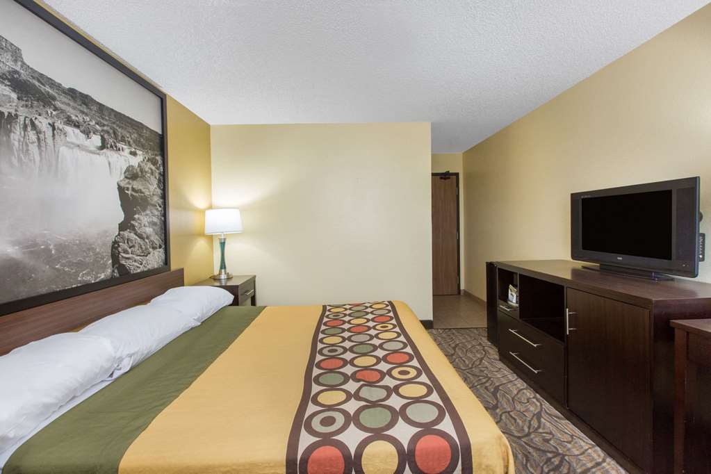Super 8 by Wyndham Nampa - photo 11