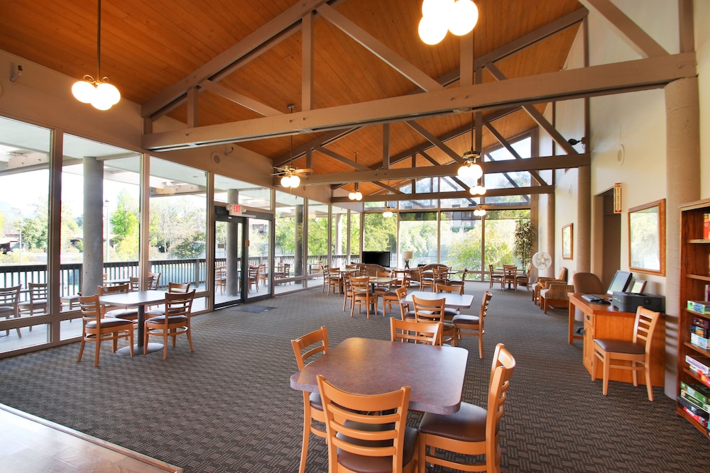 Riviera Oaks Resort - photo 47