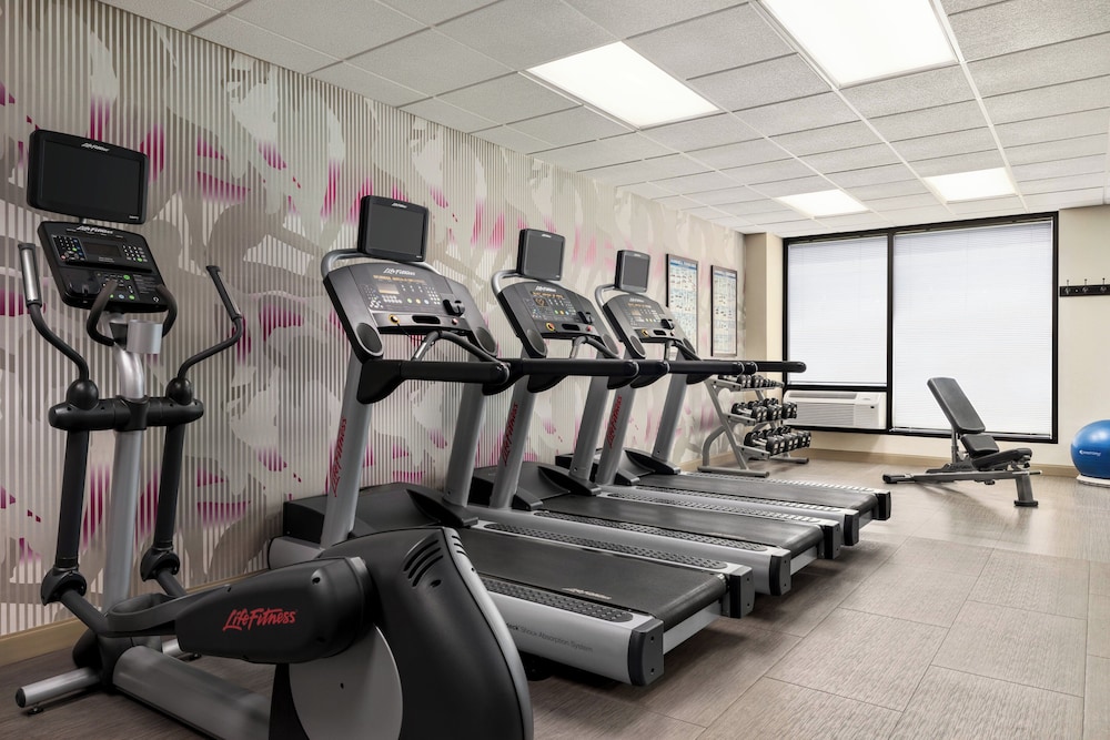 Crowne Plaza Edison by IHG - photo 19
