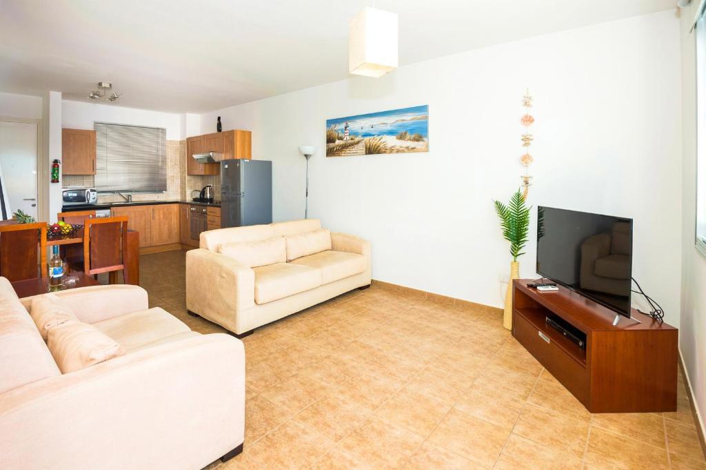 Seabreeze Apartment 200M Away From The Sea