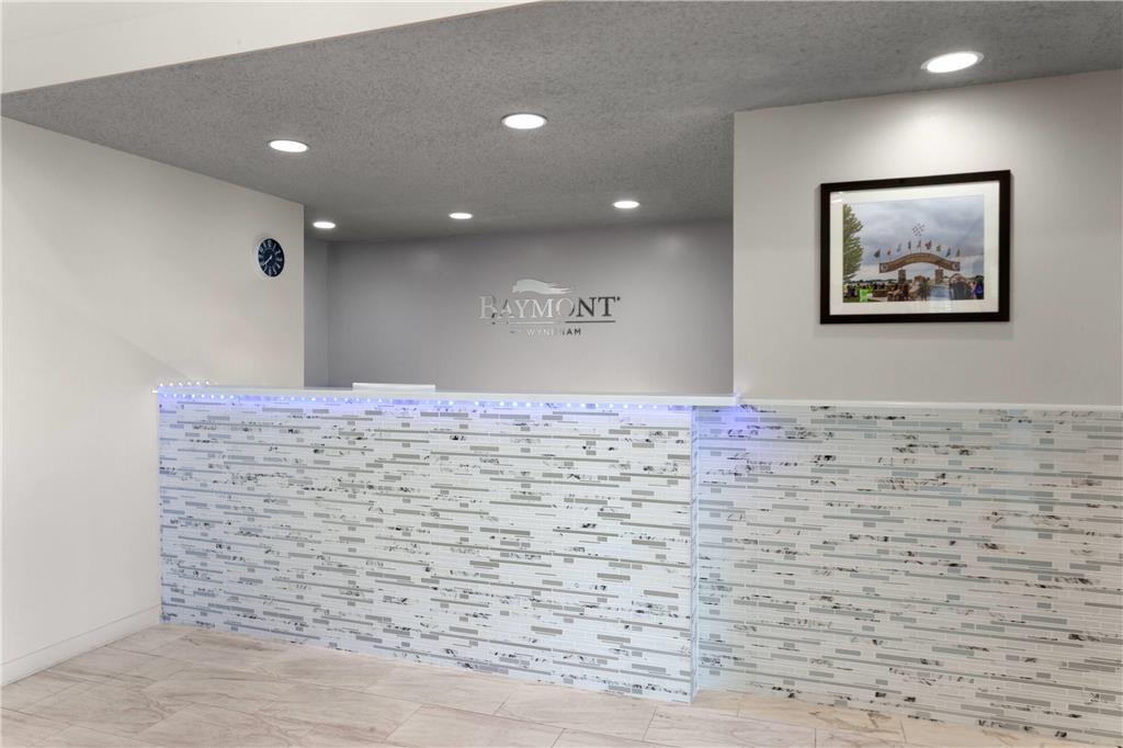 Baymont by Wyndham Oshkosh Airport - photo 9