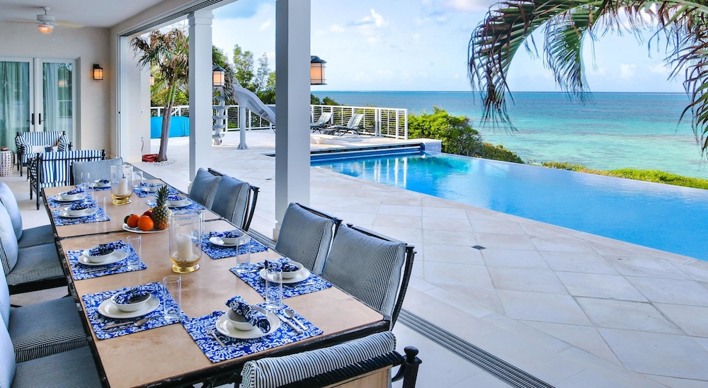 Azure Villa Four Bedroom Villa — 4-Star Luxury Hotel in Providenciales, Turks and Caicos Islands