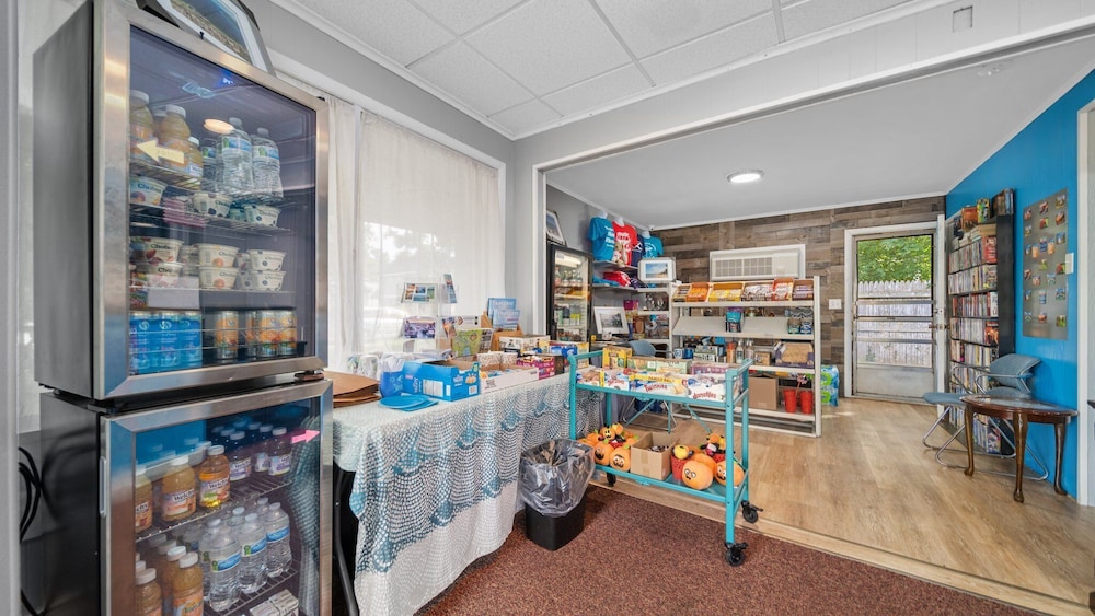 Grand Traverse Motel - photo 3