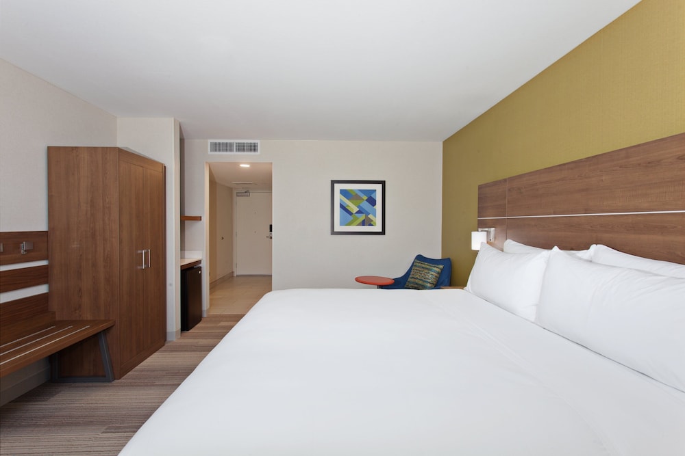 Holiday Inn Express & Suites Pasadena Los Angeles by IHG - photo 19