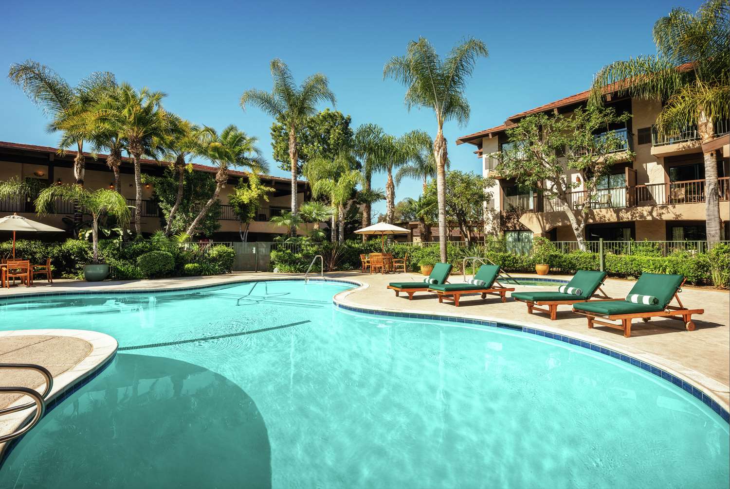 DoubleTree by Hilton Claremont - photo 30