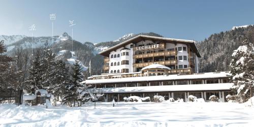 Wellness Aparthotel Lechlife incl Pool 400m zum SKILIFT — hotel in Reutte
