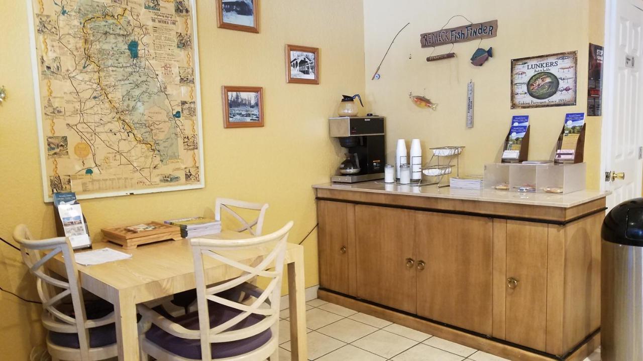 Golden Chain Motel - photo 2