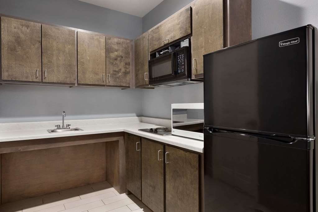 Days Inn by Wyndham Odessa - photo 14