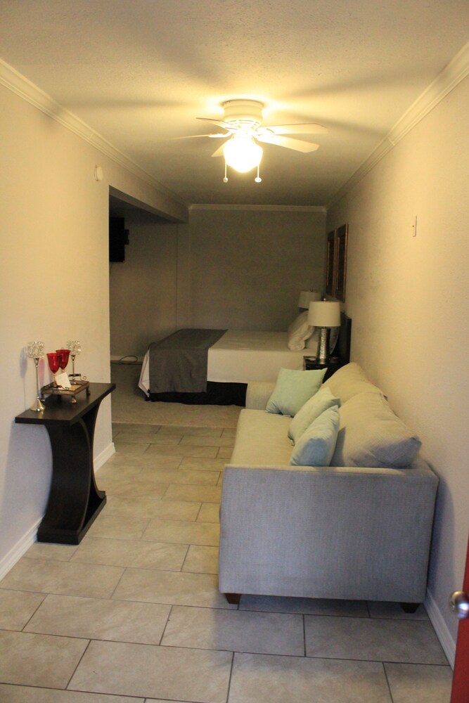 Brydan Suites - photo 26