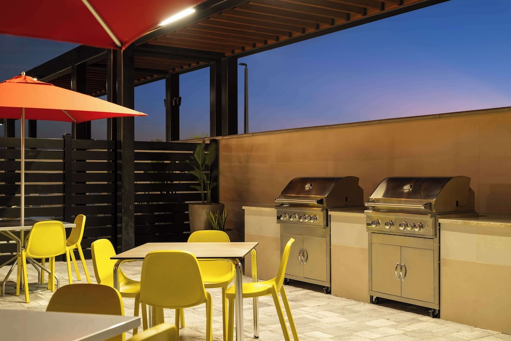 Home2 Suites by Hilton Winter Haven - photo 32