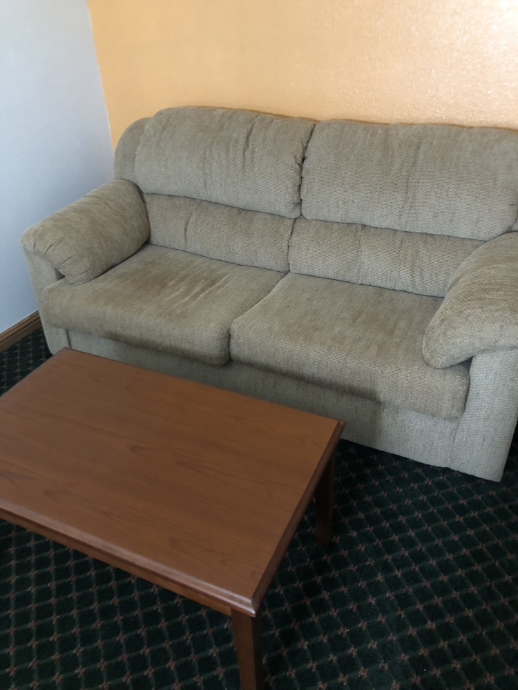 Cloverdale Wine Country Inn & Suites - photo 23