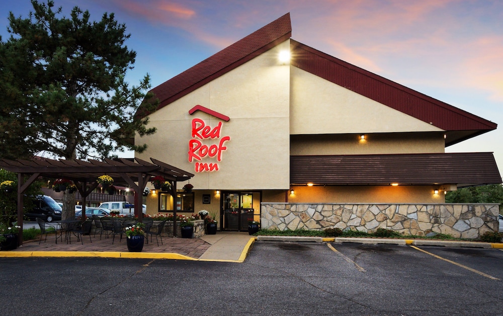 Red Roof Inn Grand Rapids Airport - photo 40