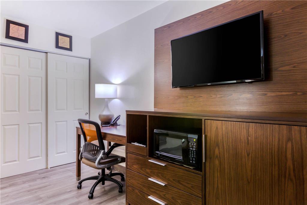 Comfort Suites Tucson near Sabino Canyon - photo 13