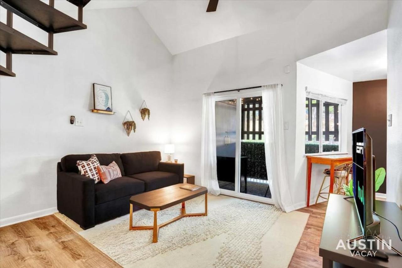 Cool Down On Riverside Free Parking and Shared Pool in Austin, United States