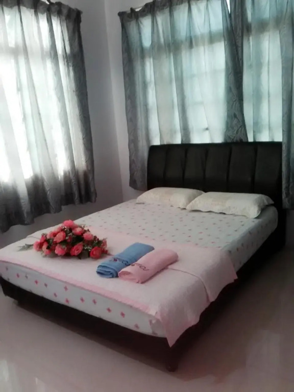 Penginapan MyCJ Roomstay — hotel near Sultan Mahmud Airport