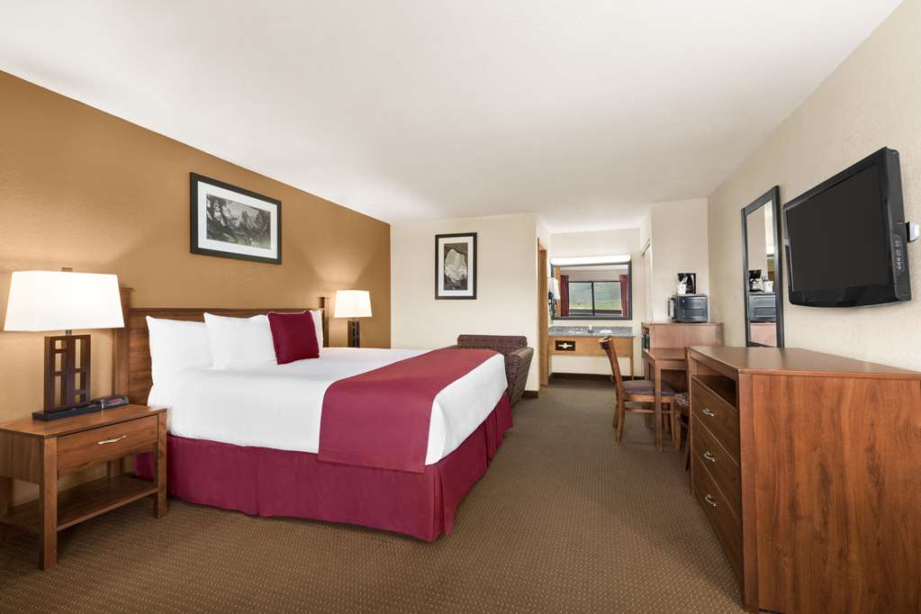 Baymont by Wyndham Cortez - photo 19
