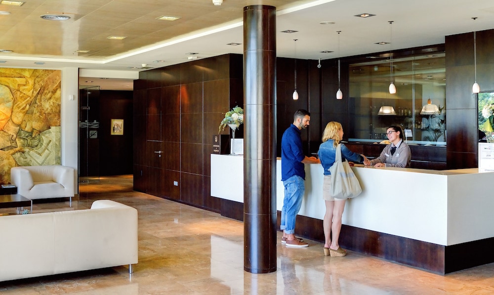 Oca Palacio De La Llorea Hotel Spa — Deba