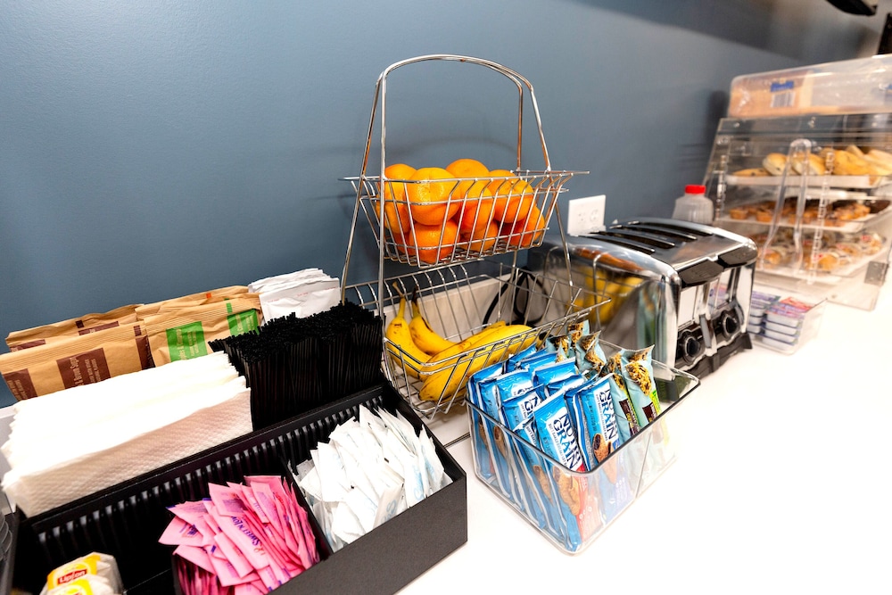 Coratel Inn & Suites by Jasper Mankato - photo 33