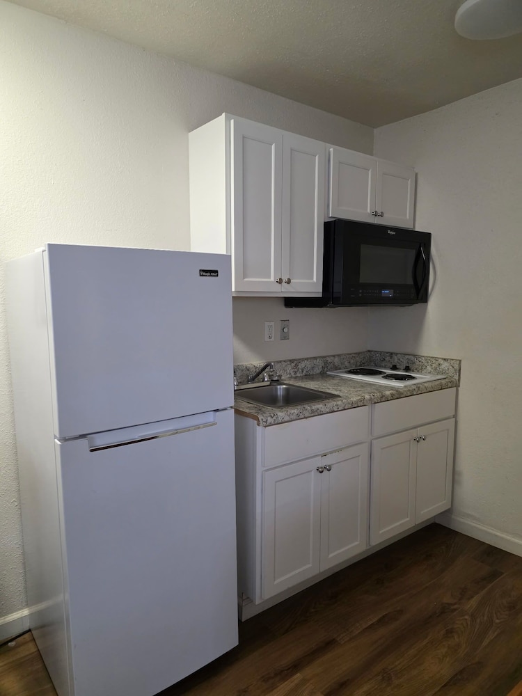 Suburban Extended Stay Hotel Atlanta North - photo 3