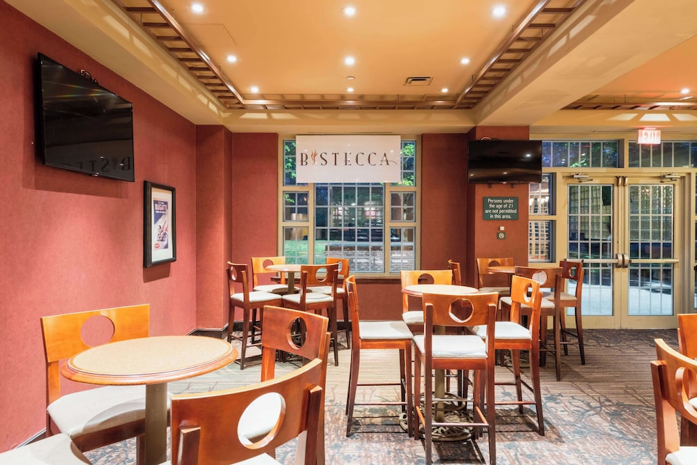 Embassy Suites by Hilton Parsippany - photo 33