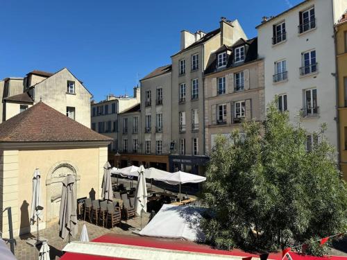 Hyper Centre St Germain En Laye Appt de Standing in Saint-Germain-En-Laye, France