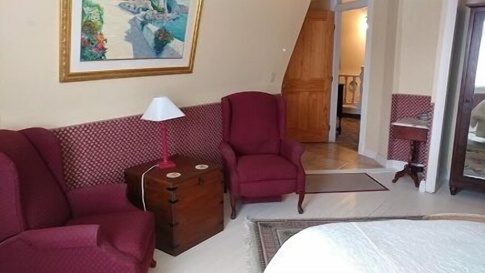 The Iron Gate Inn - photo 23