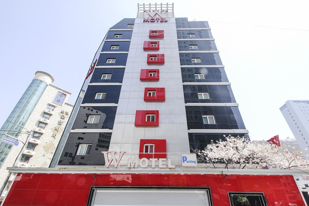 W Hotel - carbon neutral hotel in Busan