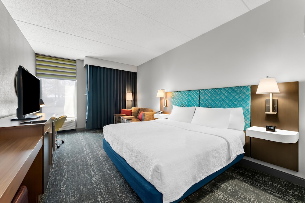 Hampton Inn & Suites Newtown - photo 79