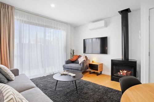 Stay At Ours Alberttown — hotel near Wanaka Airport