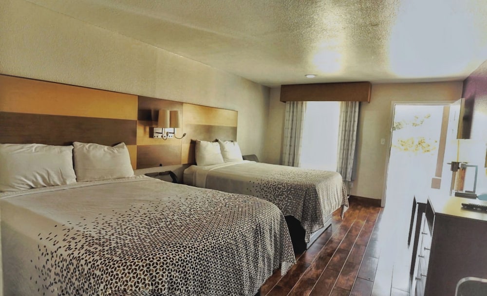 Hotel Shenandoah Woodlands Mall - photo 21