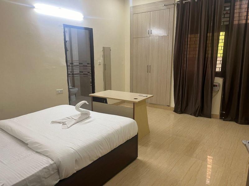 Cleo Elegance Rooms & Banquet - last minute hotel in Noida