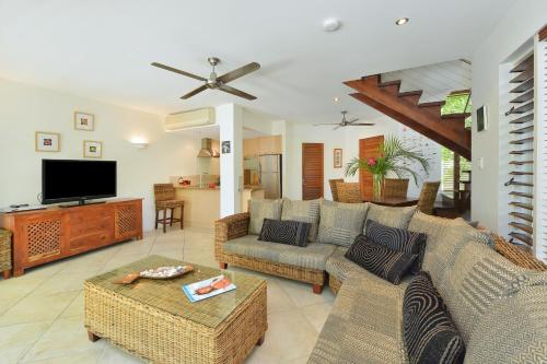 Villa Frangipani — 4-Star Luxury Hotel in Port Douglas, Australia