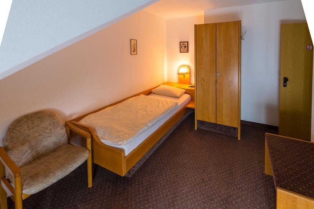 Hotel Restaurant Berghof — hotel in Sohren