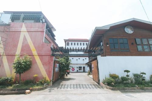 RedDoorz at Joels Apartelle — Binan — photo 3