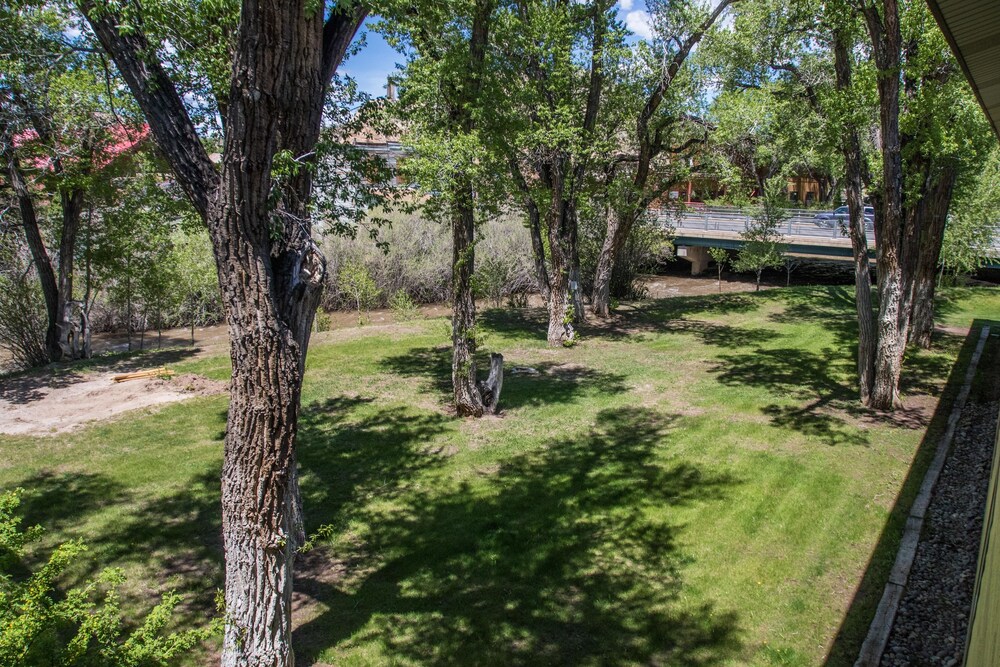 Stagecoach Inn & Suites - photo 32