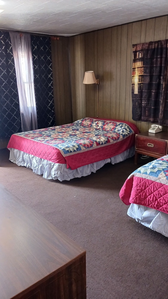 White Pine Motel - photo 16