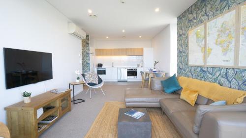 Superb Modern Warm 2 bedroom Smart 49 TV — 4-Star Luxury Hotel in Christchurch, New Zealand