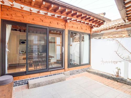Jay Hanok ㅡ 3Br 3Bath ㅡ 8Min From Anguk Stn in Seoul, South Korea