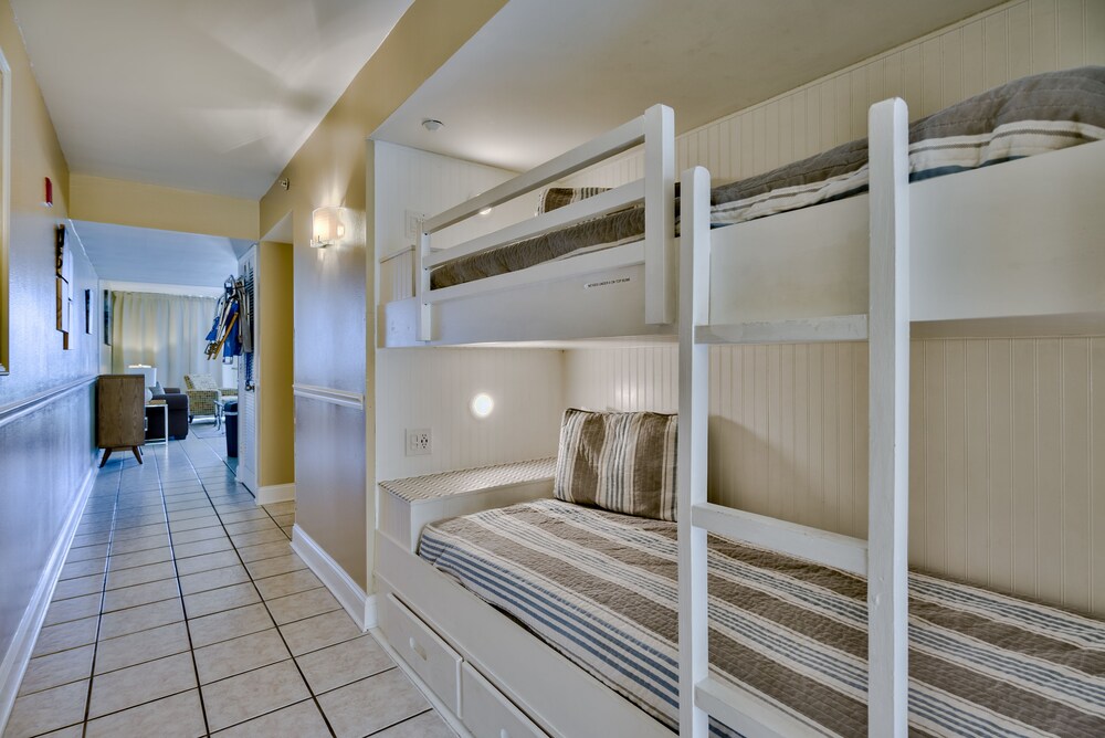 Pelican Beach Resort by Colasan - photo 15