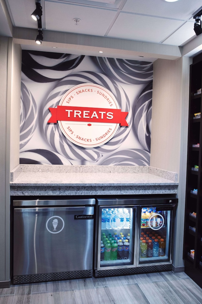 Hampton Inn & Suites Des Moines Urbandale - photo 43