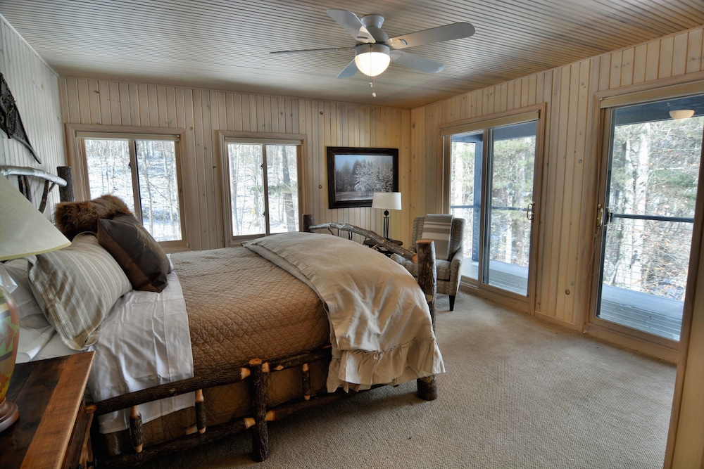 Serenity On Lake Owen 5 Bedroom Hotel Room by RedAwning - photo 6