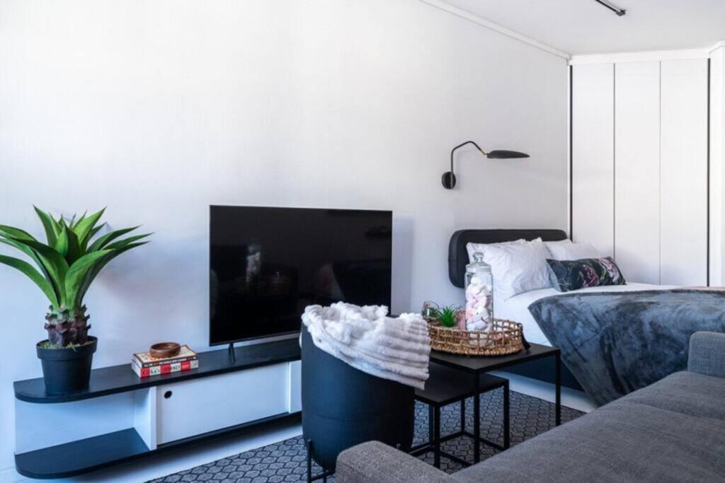 Sassy Studio in Trendy Sea Point