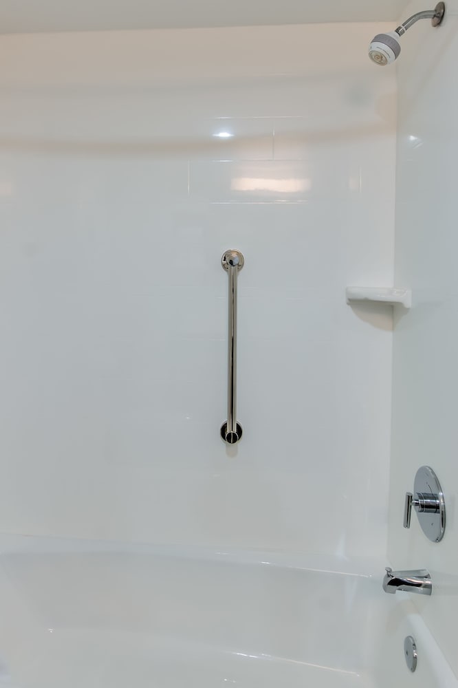 Hampton Inn Dickson - photo 8