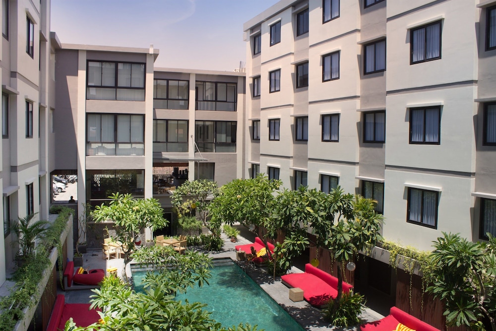 Hotel Dafam Savvoya Seminyak