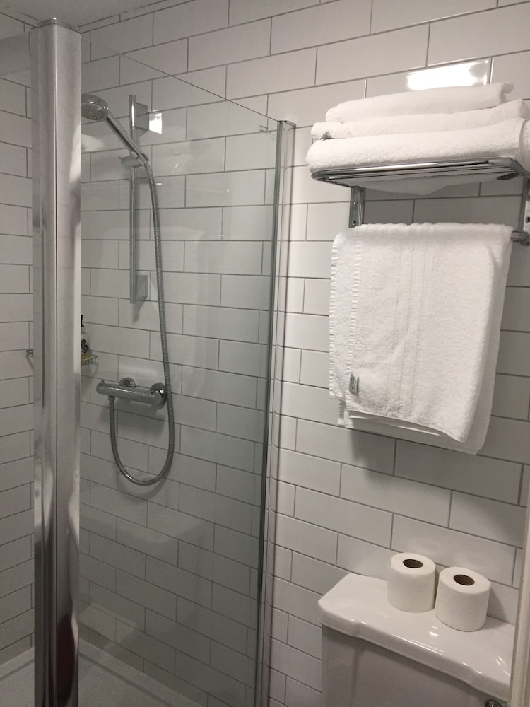 The Abbey Hotel — Battle — photo 4